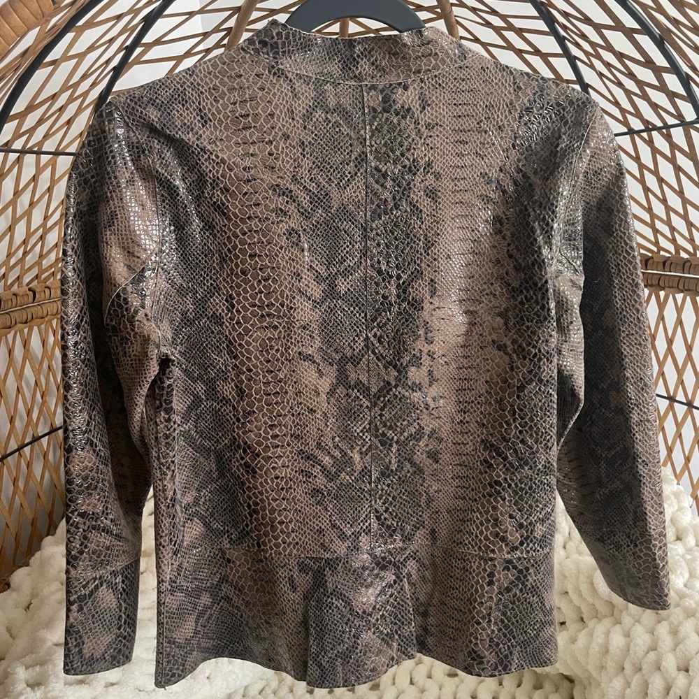 NWT Chico’s Leather Reversible Sze 0 Snakeskin - Picture 2 of 10